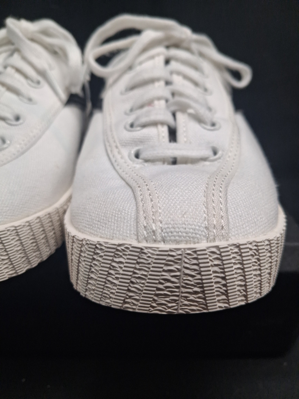 Tretorn White Canvas Low-Top Sneakers with Black Accent. 7.5. Gently Used - Picture 3 of 8